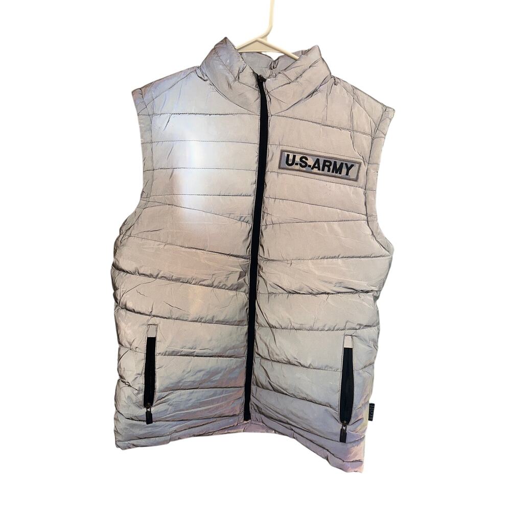 ⭐️ Men’s Silver Spoon Army Silver Puffer Vest. Size Small